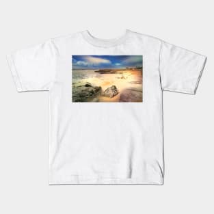 micro algas. sea algae foam tide. Kids T-Shirt